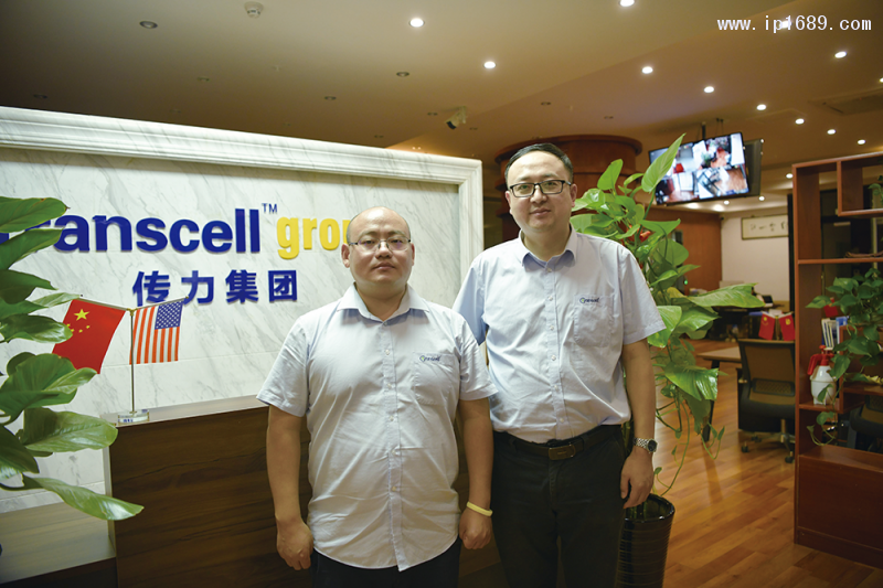 傳力總經理英兵兵（左），銷售總監李龍（右）